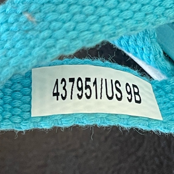 Lands End aqua pool blue canvas sandals in size 9 summer vacation blue slip on - Picture 9 of 13